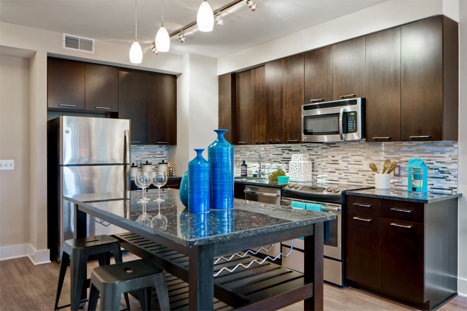 16740_6Kitchen.jpg 16740_6Kitchen.jpg