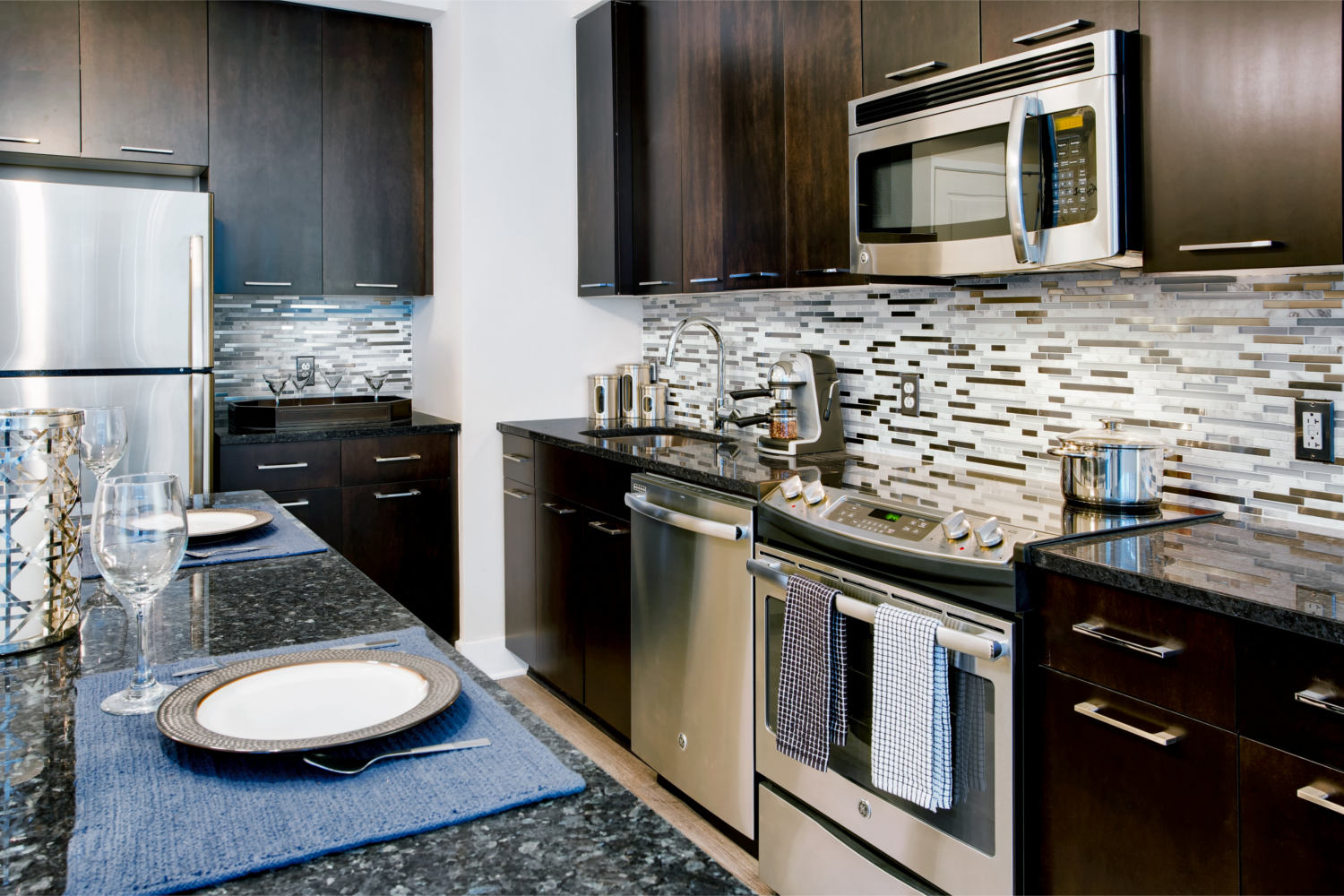 16742_8Kitchen.jpg 16742_8Kitchen.jpg