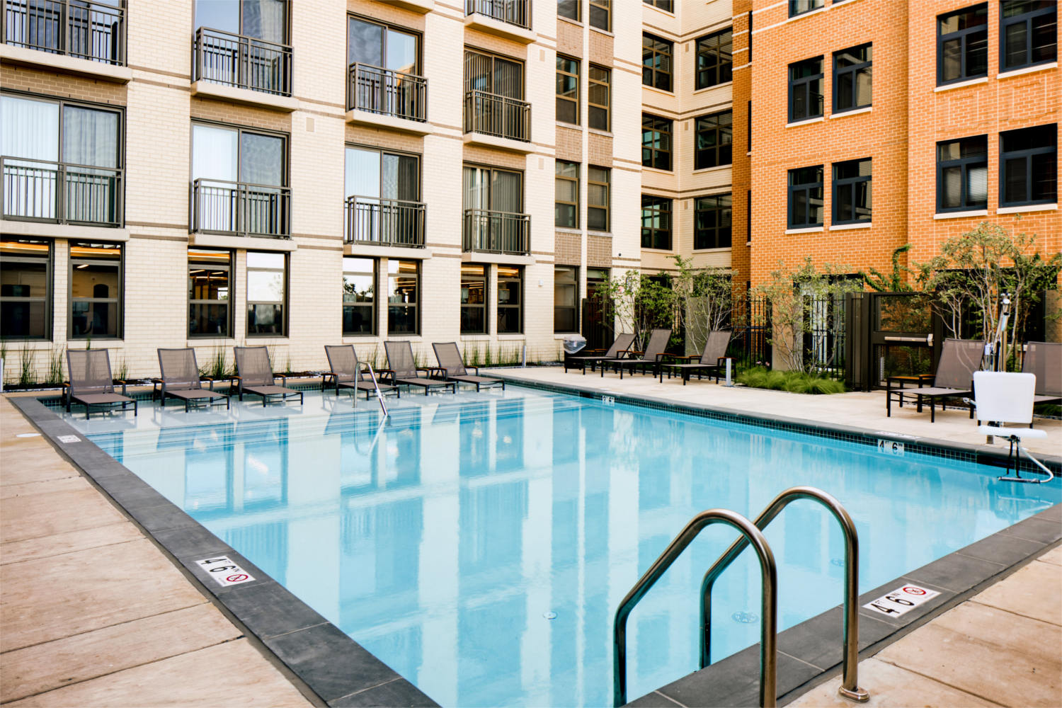 16756_22Pool.jpg 16756_22Pool.jpg