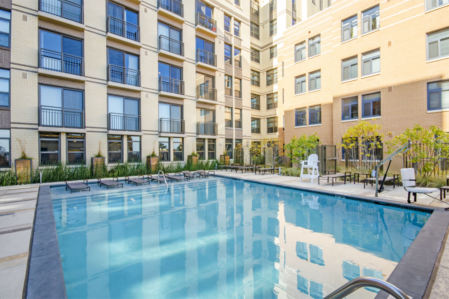16758_24Pool.jpg 16758_24Pool.jpg