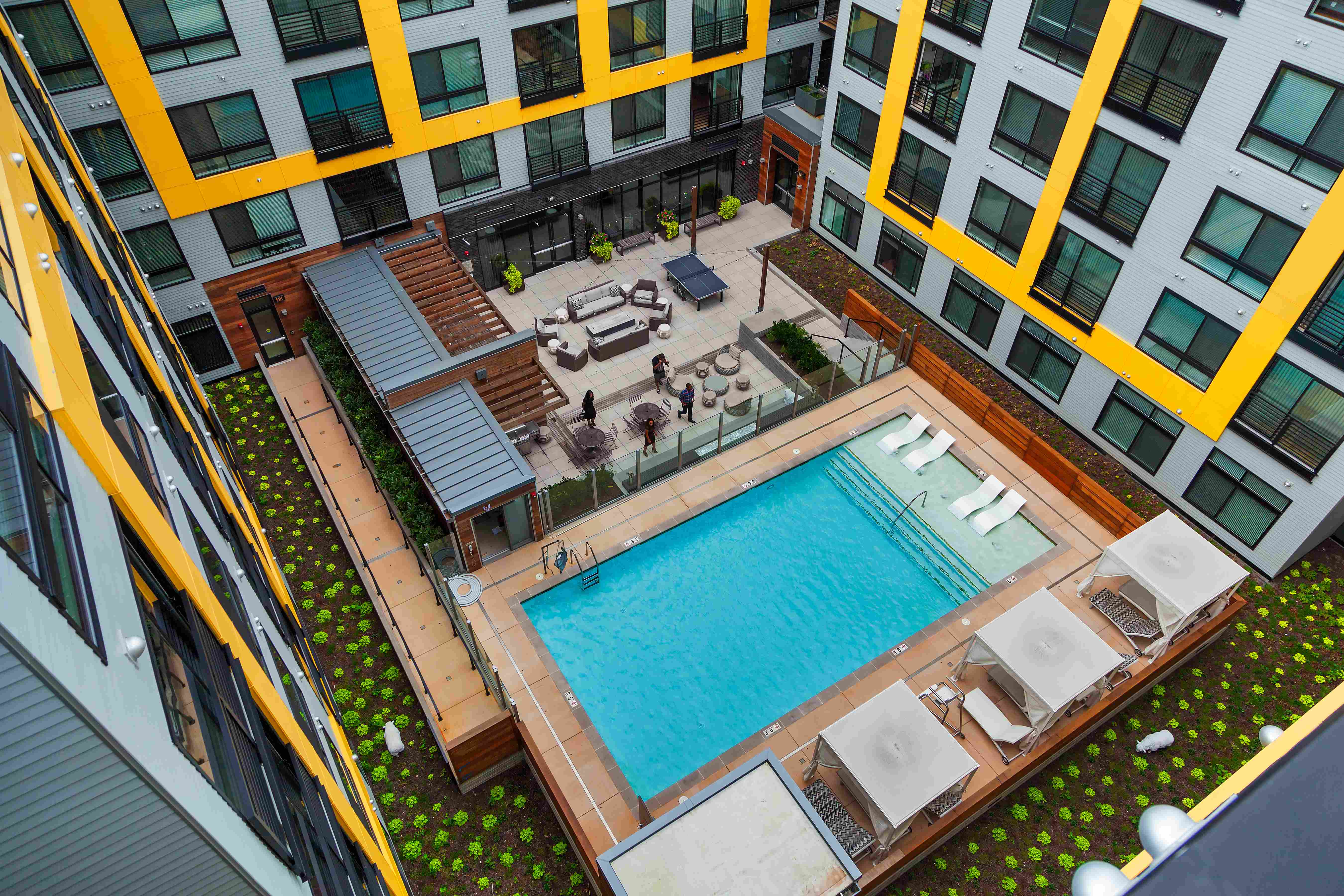 7353_Fenwick_Ext_Amenities_CourtyardPoolAerial_Oct2015.jpg 7353_Fenwick_Ext_Amenities_CourtyardPoolAerial_Oct2015.jpg