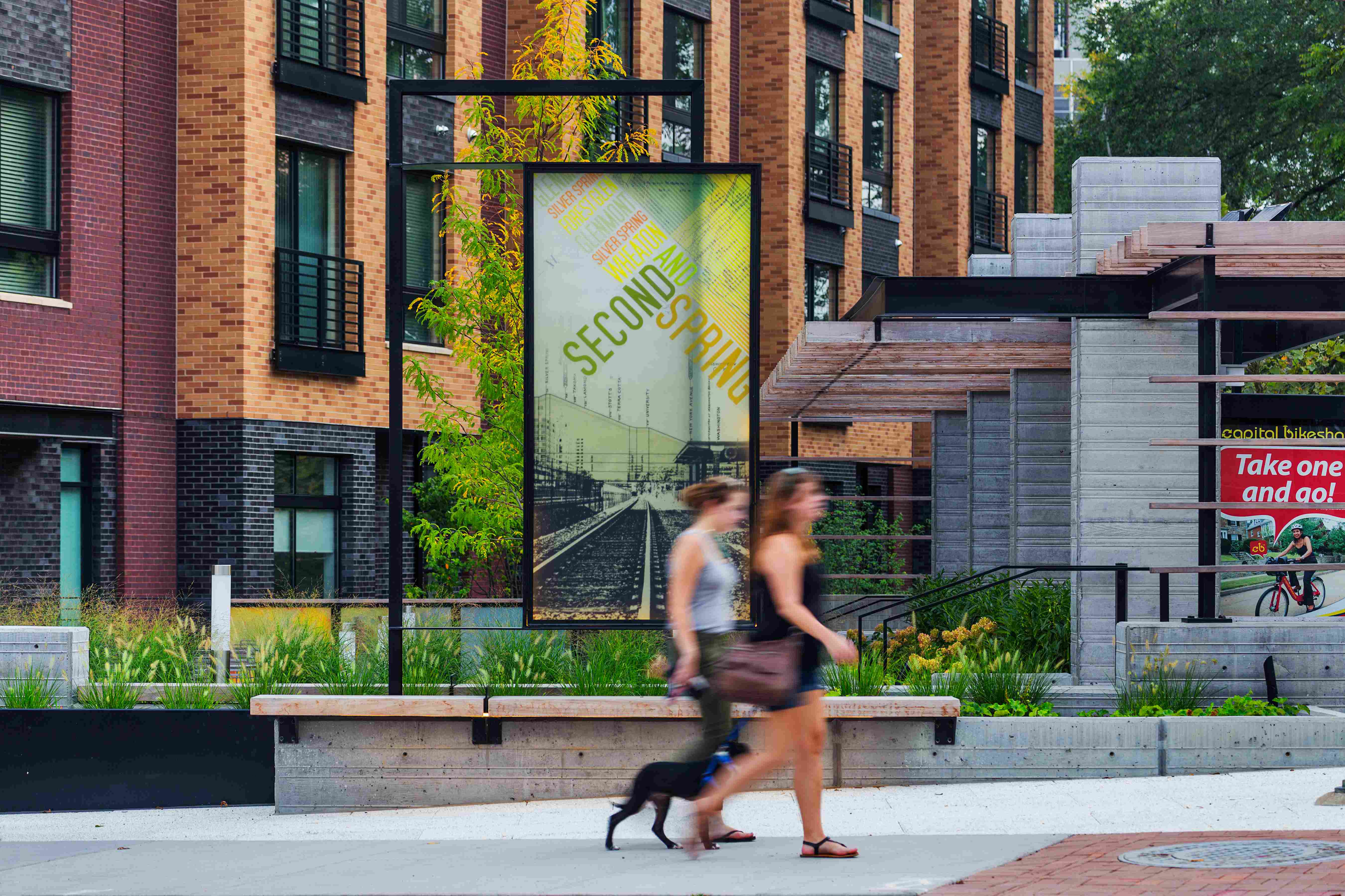 7361_Fenwick_Ext_Amenities_WalkingPath1_Oct2015.jpg 7361_Fenwick_Ext_Amenities_WalkingPath1_Oct2015.jpg
