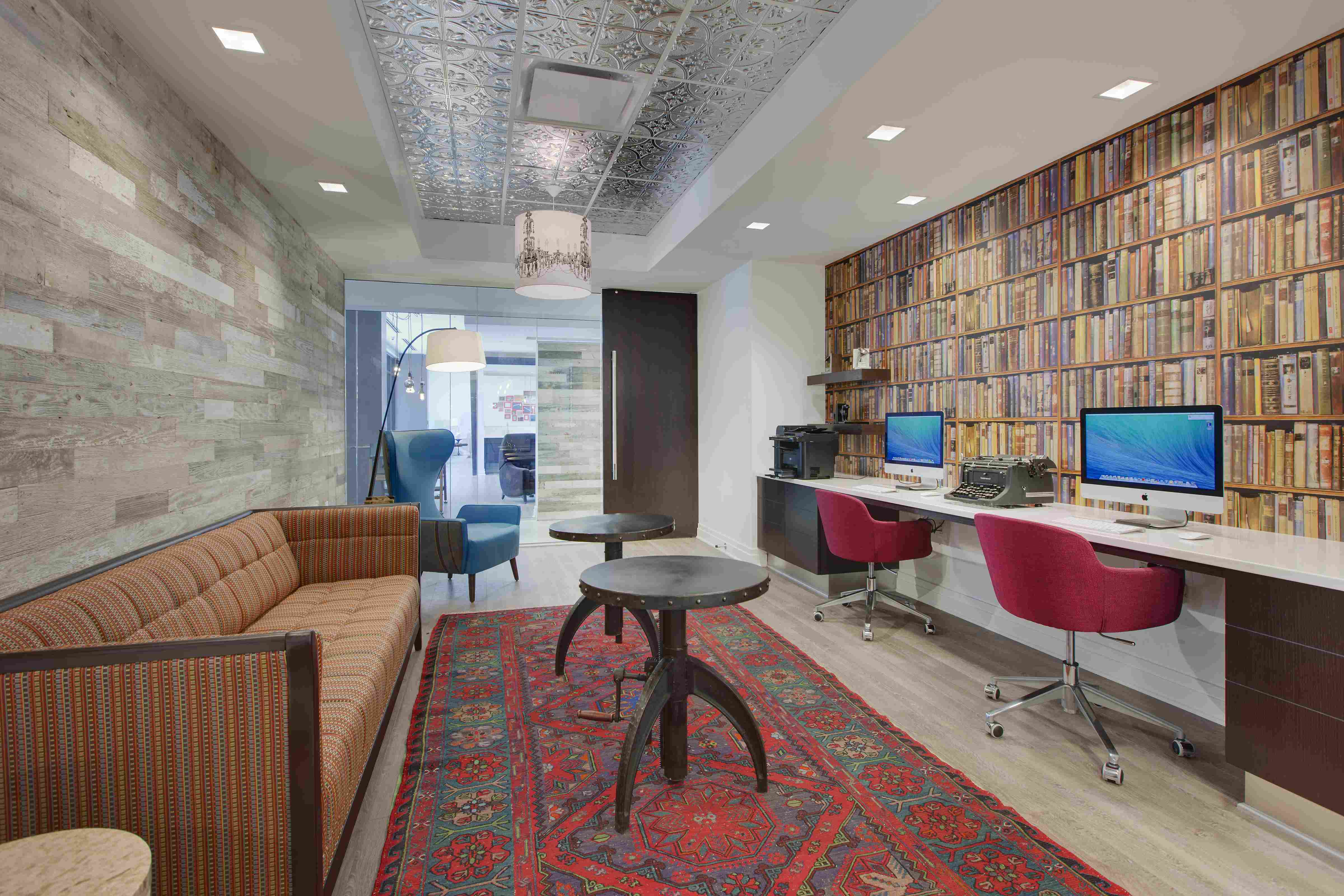 7363_Fenwick_Int_Amenities_Computers_Aug2014.jpg 7363_Fenwick_Int_Amenities_Computers_Aug2014.jpg