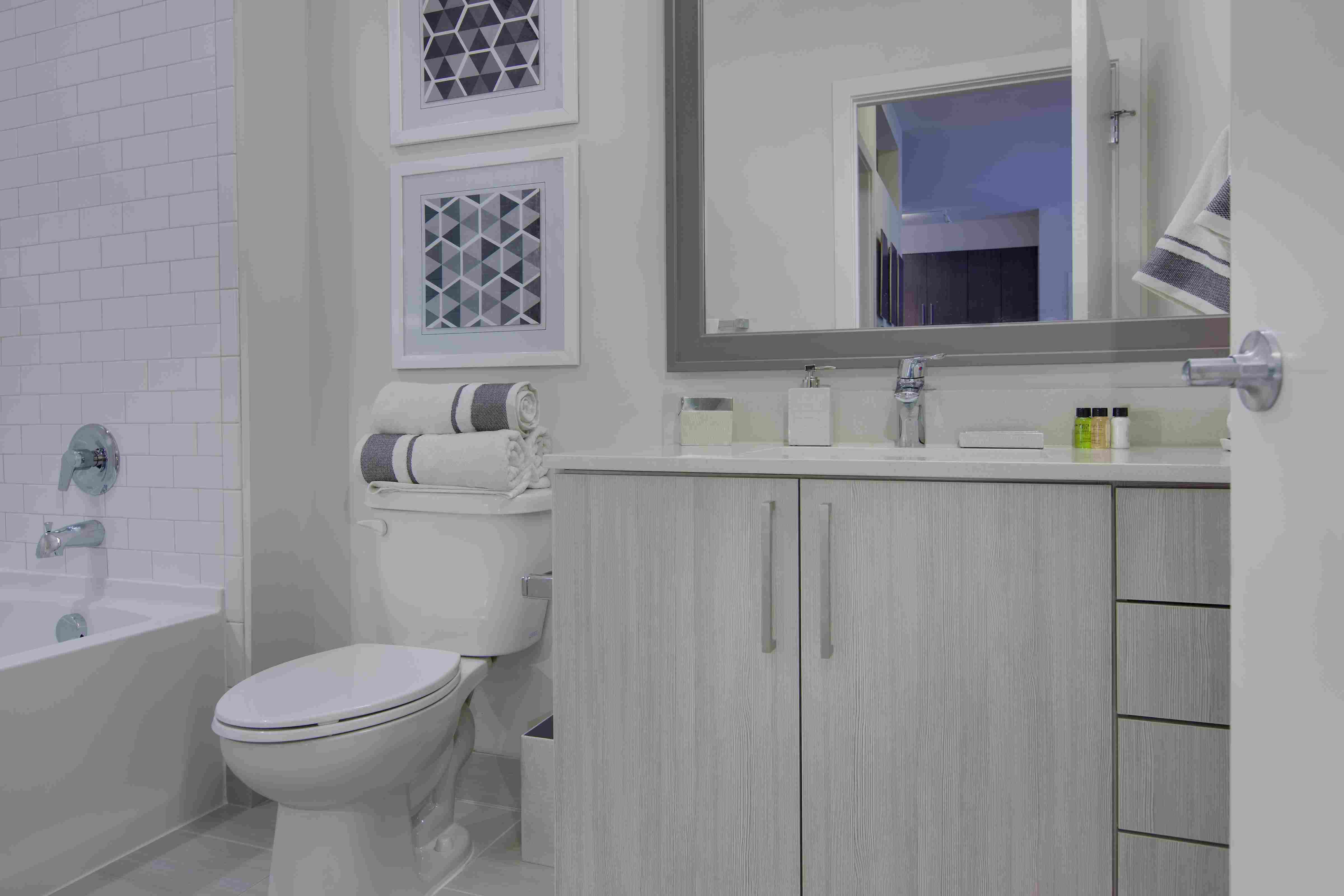 7378_Fenwick_Int_Model_Bathroom_Aug2014.jpg 7378_Fenwick_Int_Model_Bathroom_Aug2014.jpg