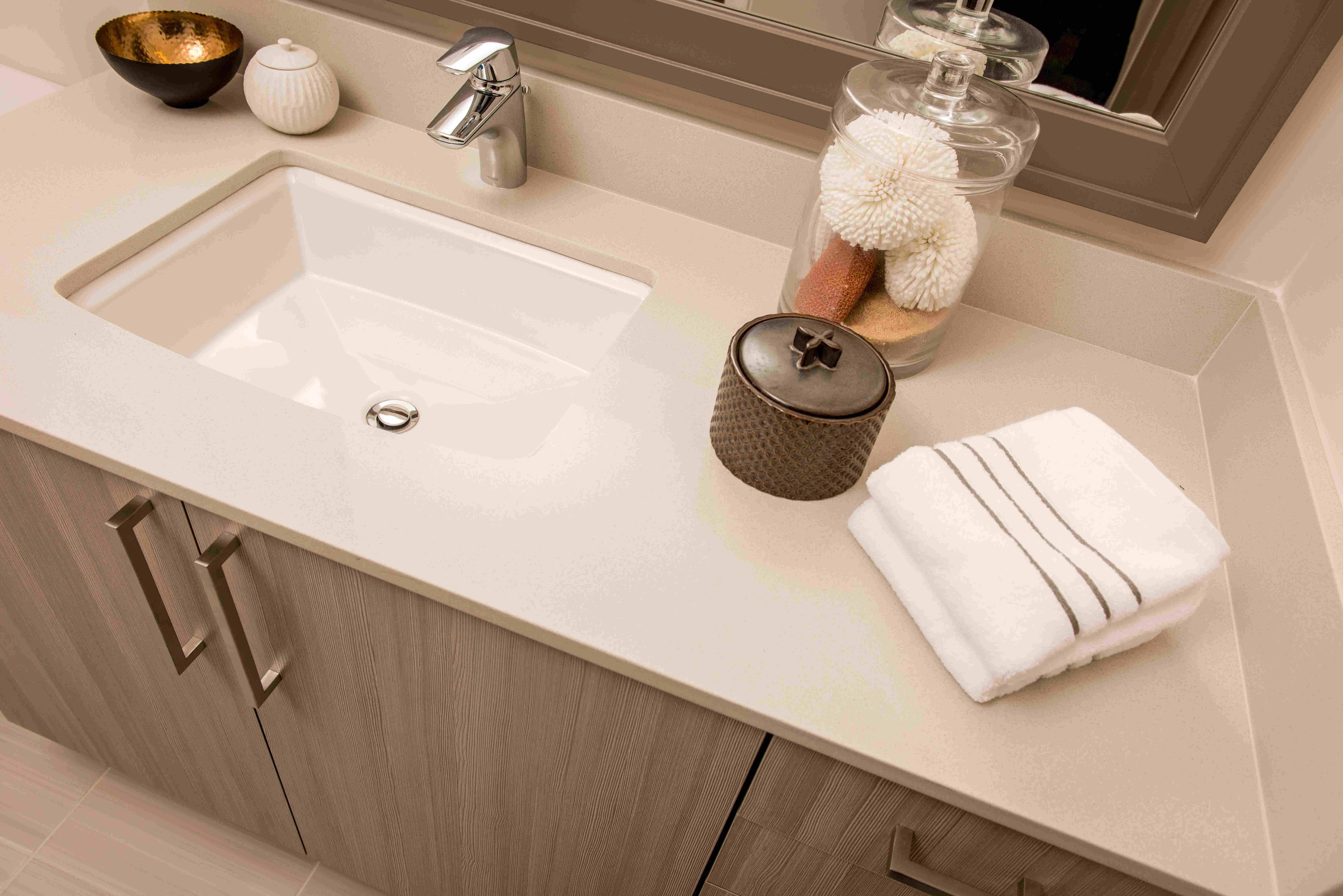 7382_Fenwick_Int_Model_BathroomSink_Nov2014.jpg 7382_Fenwick_Int_Model_BathroomSink_Nov2014.jpg