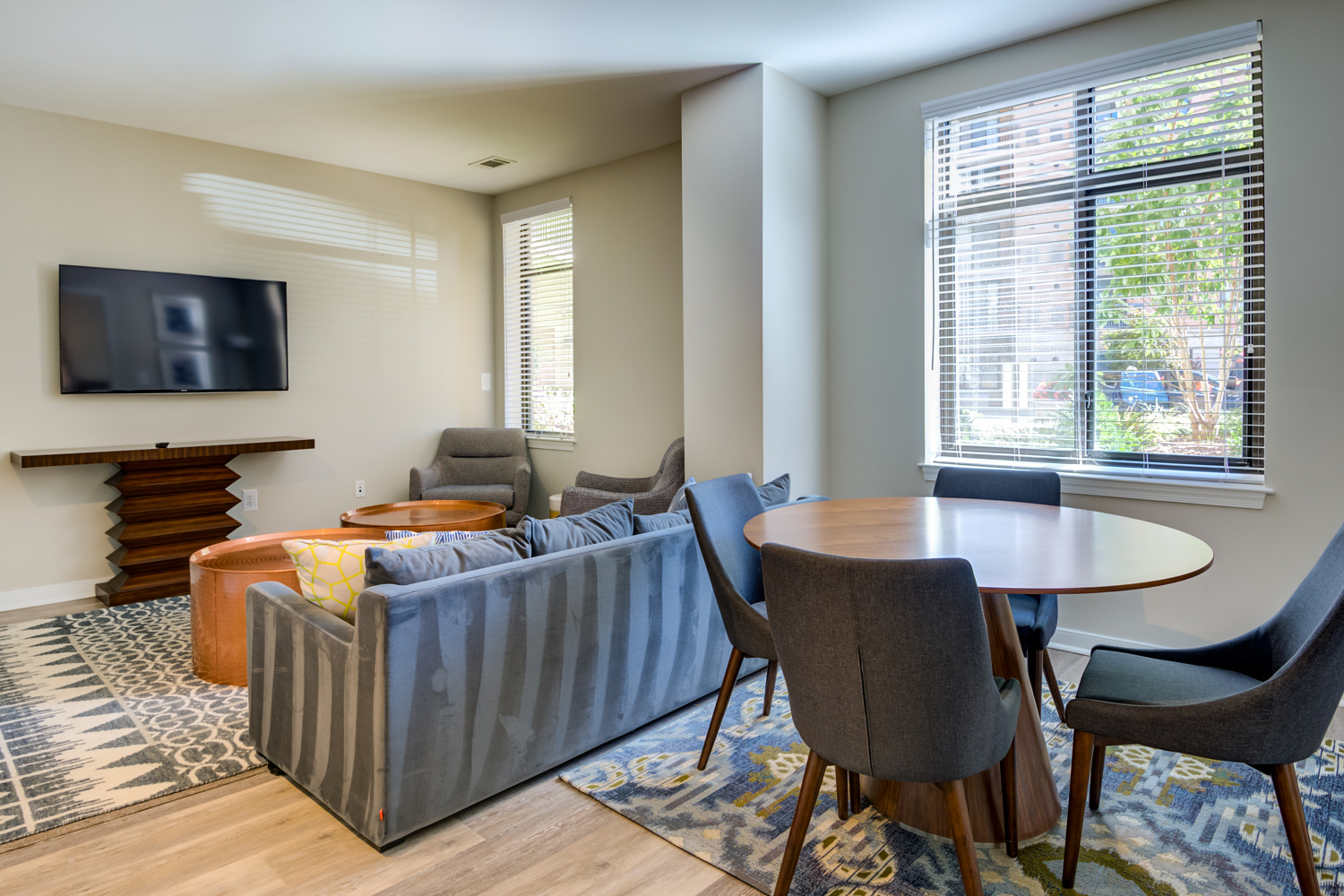 2818993_2IPC_Int_Model_LivingRoom_102019.jpg