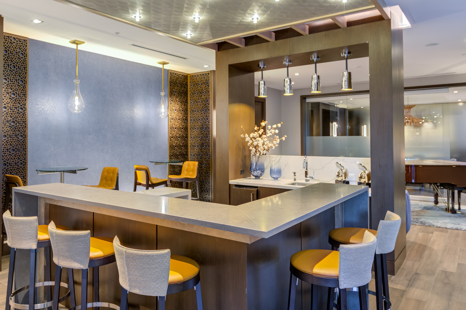 2819011_20IPC_Int_Amenities_LoungeBar_102019.jpg