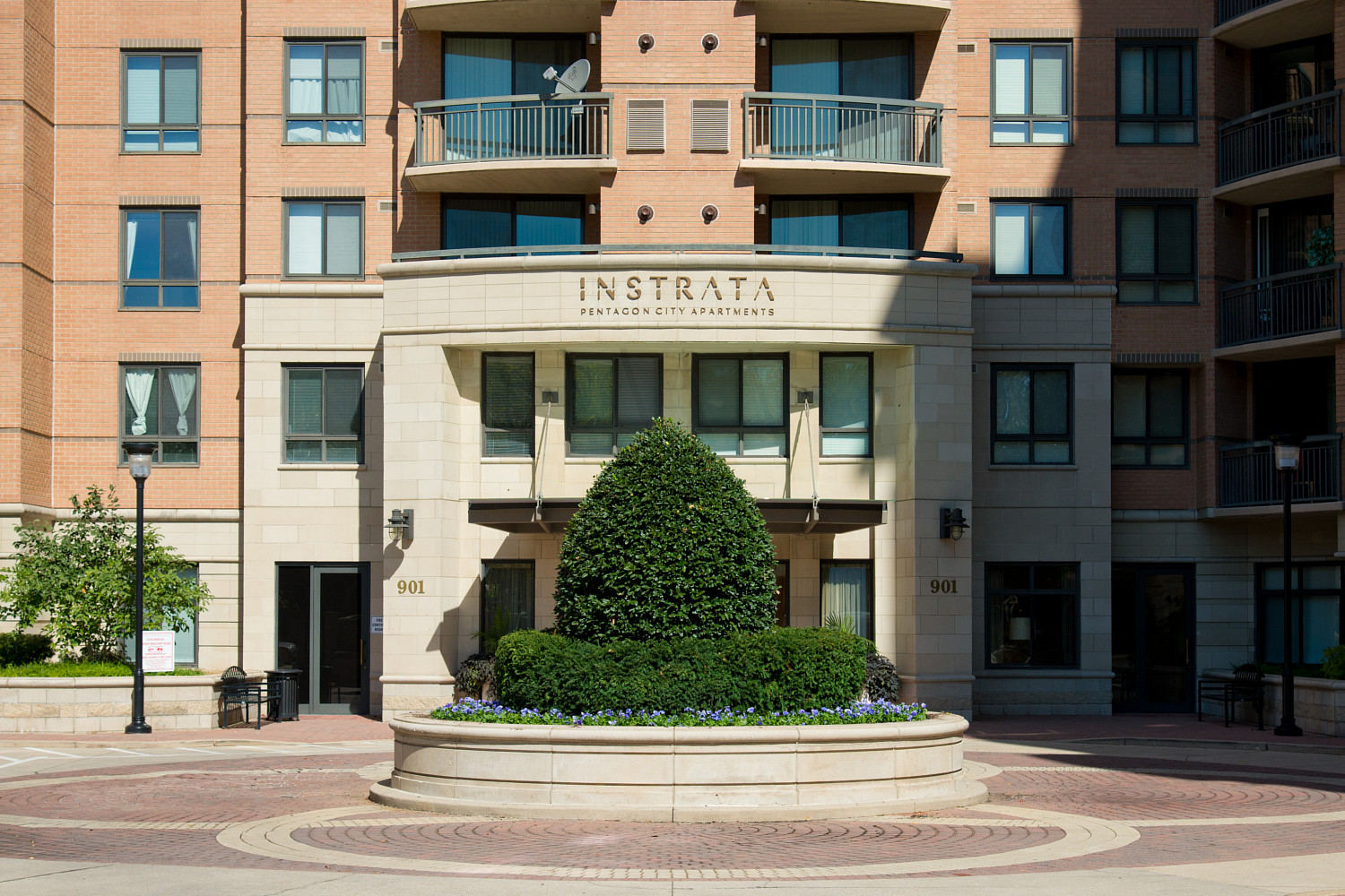 2819017_27InstrataPC_Ext_Entrance_Oct2014.jpg