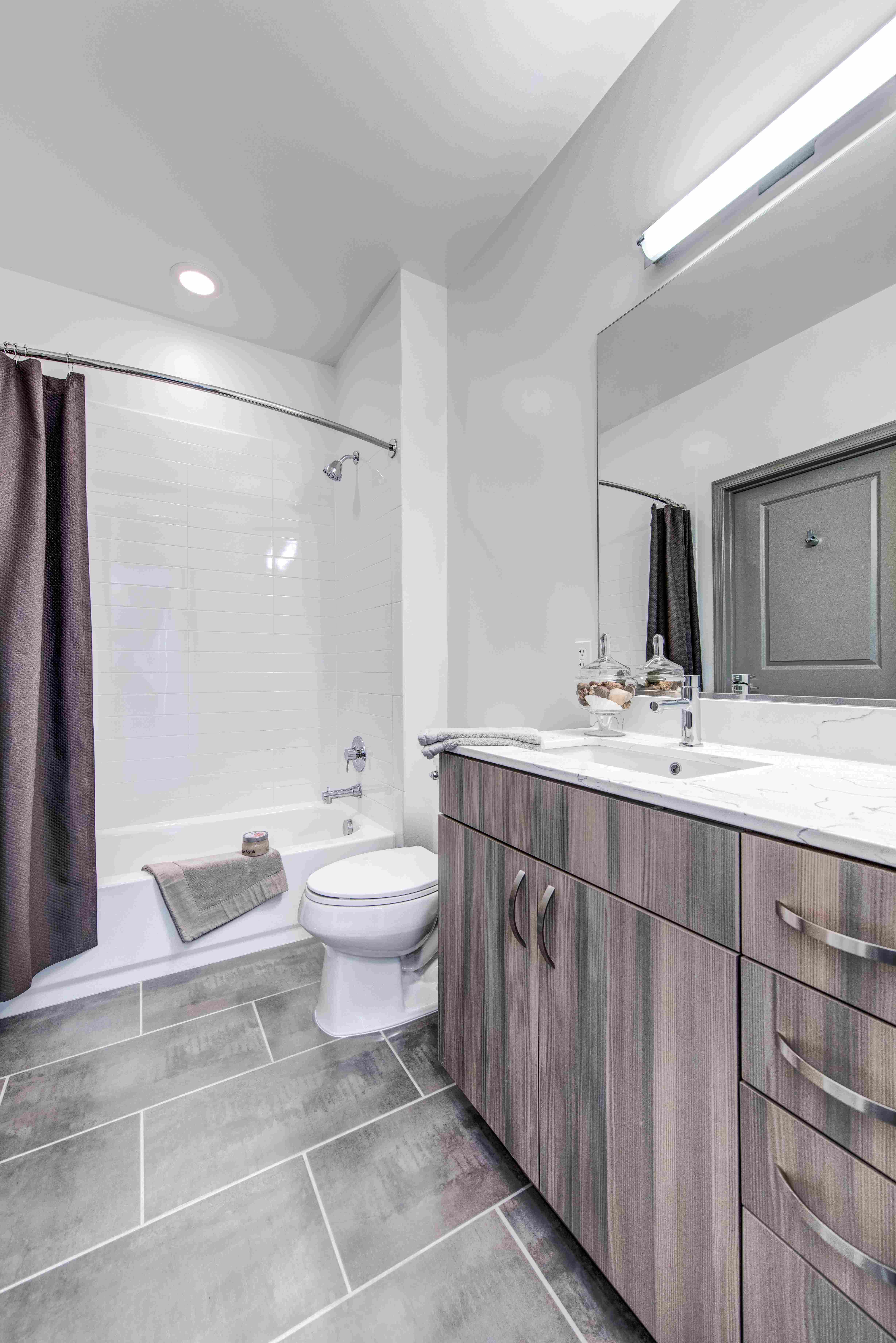 10353_Bathroom.jpg 10353_Bathroom.jpg