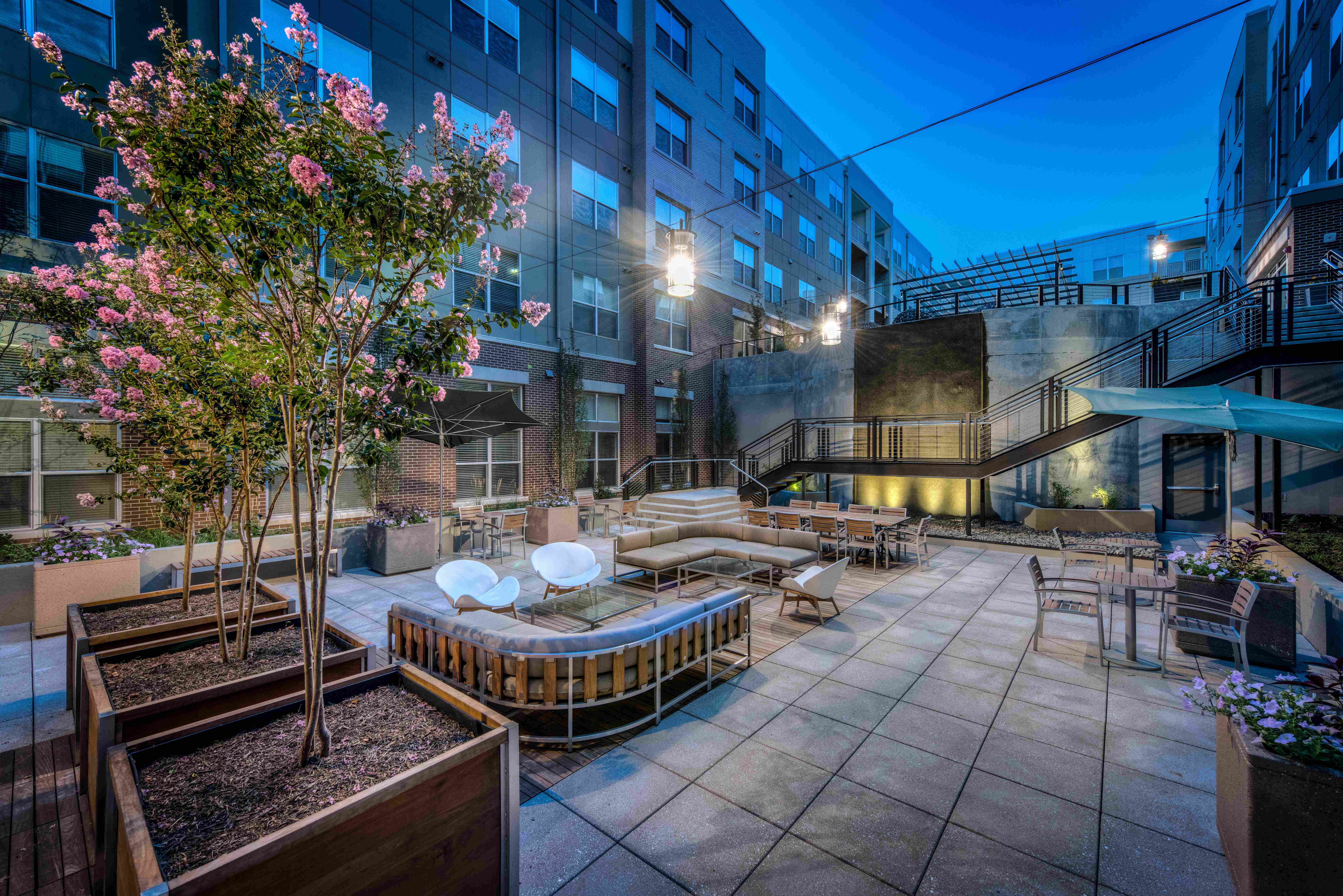 7748_Courtyard.jpg 7748_Courtyard.jpg