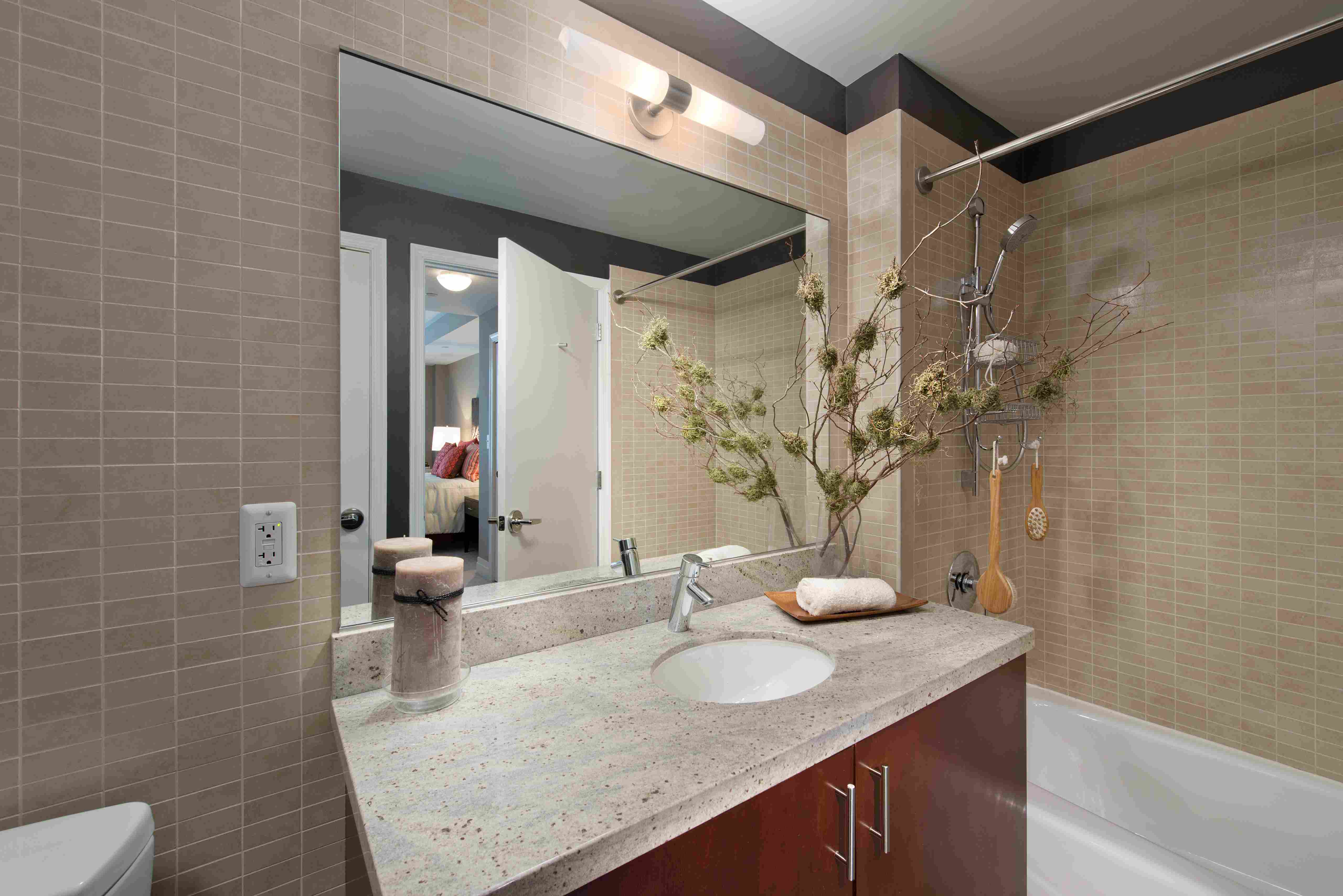 10183_Bathroom1.jpg